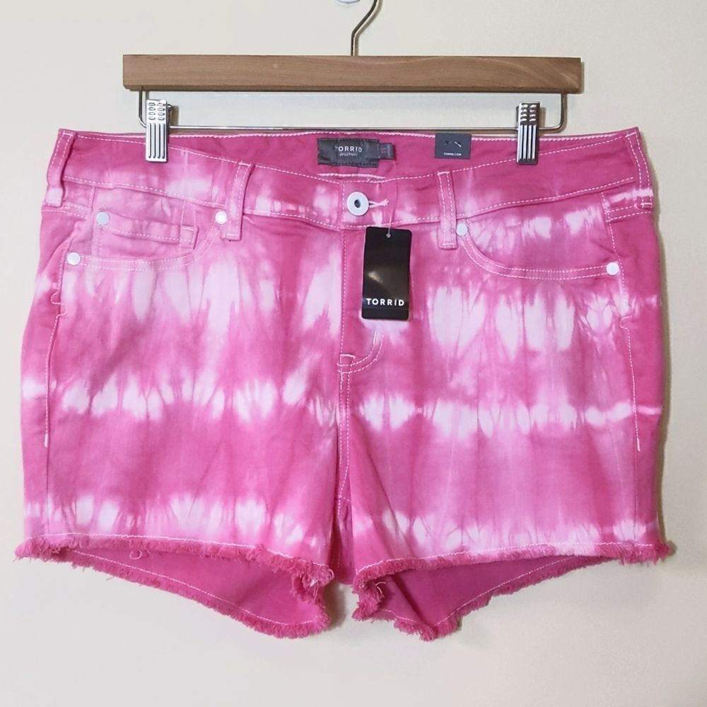 TORRID‎ Vintage Stretch Mid-Rise Cut off Short Pink Tie Dye Size 16